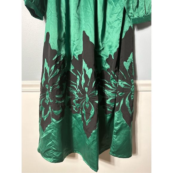 New Anthropologie Nikasha Embroidered Satin Dress Size Small - Picture 6 of 9